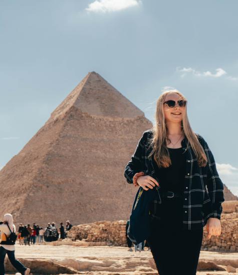 Angelique Nies CEMS student graduate at the pyramids giza